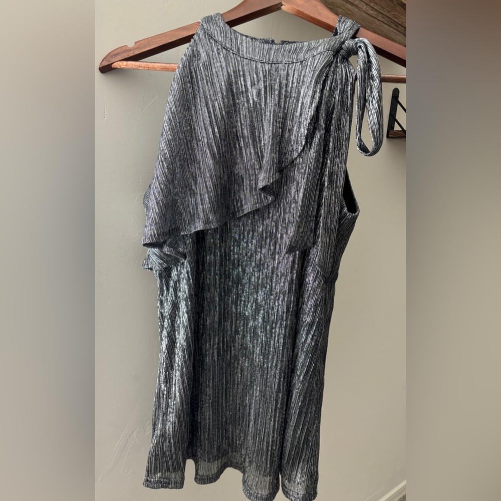 Nine West Evening Top / Size small / Black and silver / worn once for an event